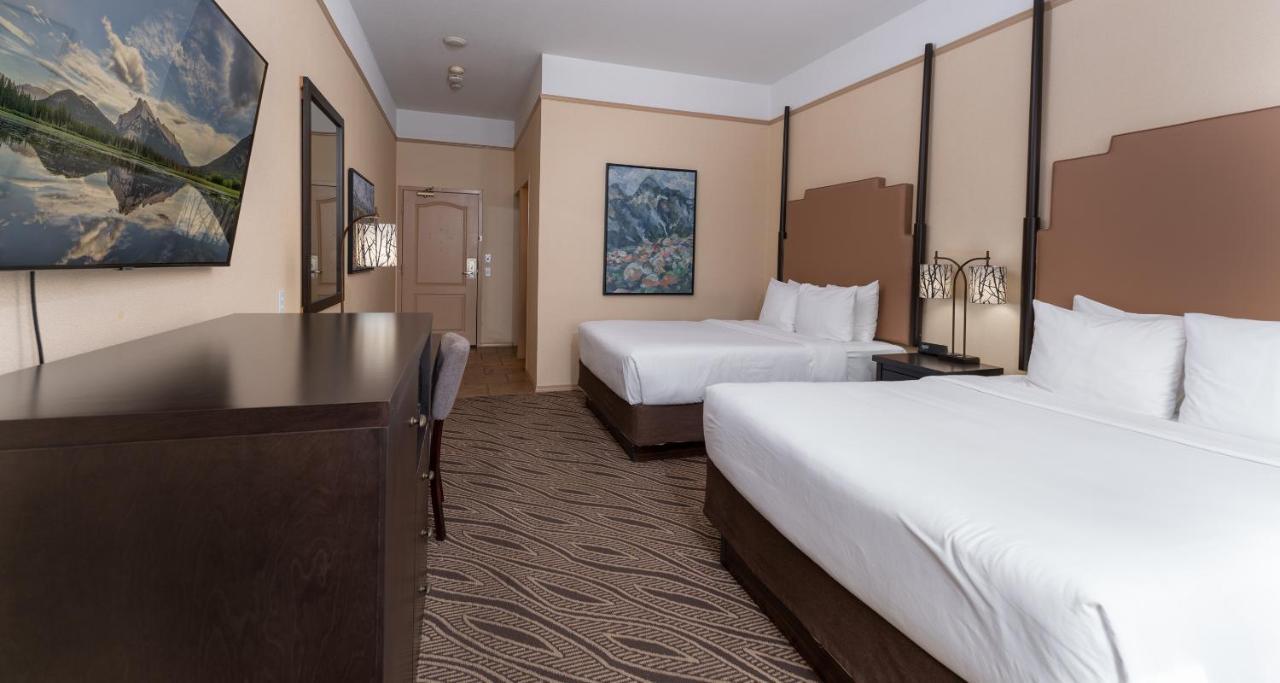 Prestige Inn Golden Exterior foto